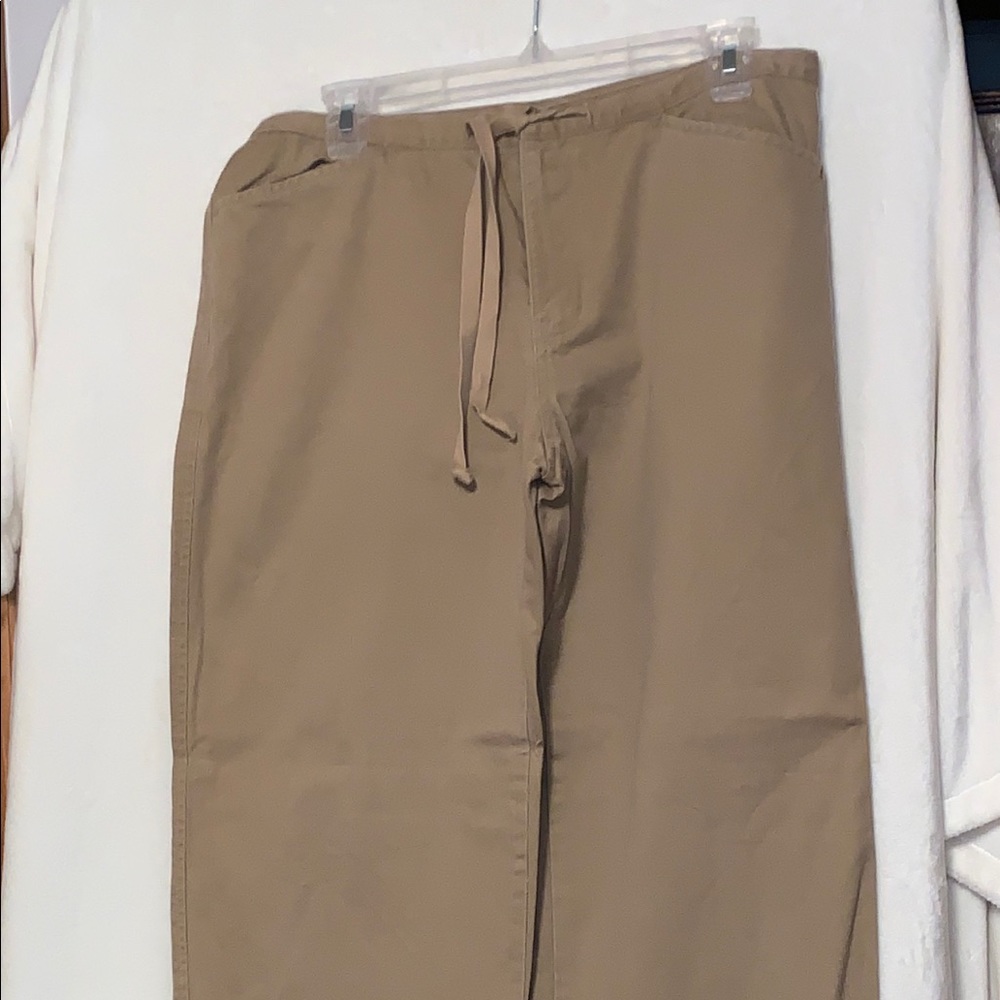 Abercrombie Khaki Pants. size 6.